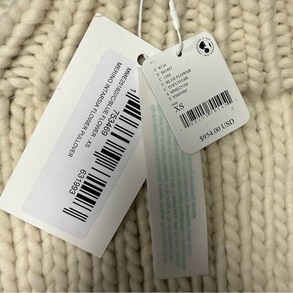 Maiami Intarsia Flower Pullover Sweater - Picture 6 of 7